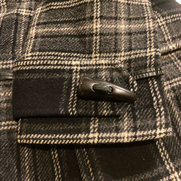 Aritzia Rare TNA Tartan Duffle Toggle Coat Size S EUC  100% Wool Gorgeous - Picture 11 of 16